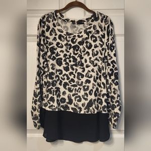 Women's Black And White Animal Print Evri Long Sleeve Light Sweater Size…